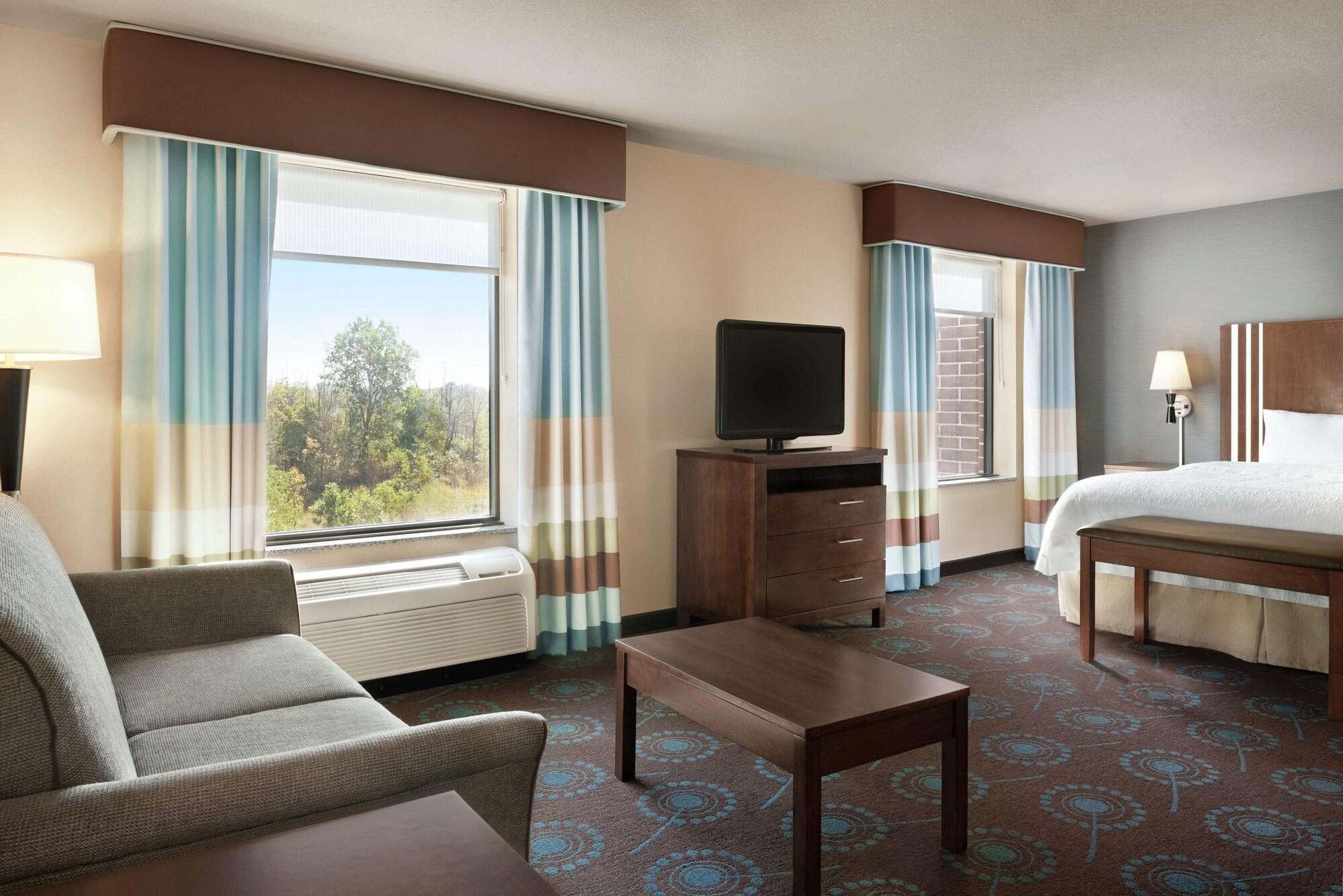 Hampton & Hotel 3*